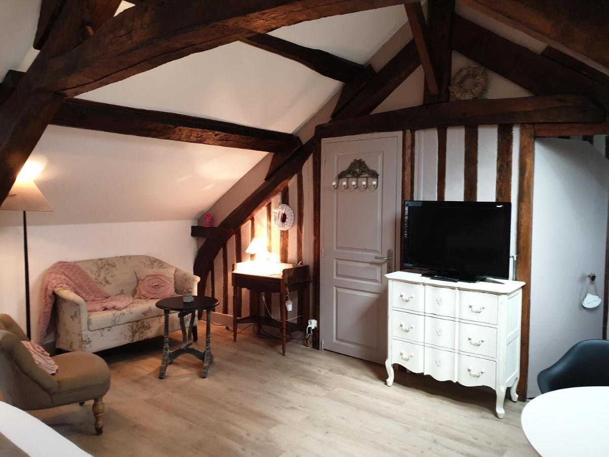 D'Anciennes "Chambres De Bonnes" Honfleur Exterior foto